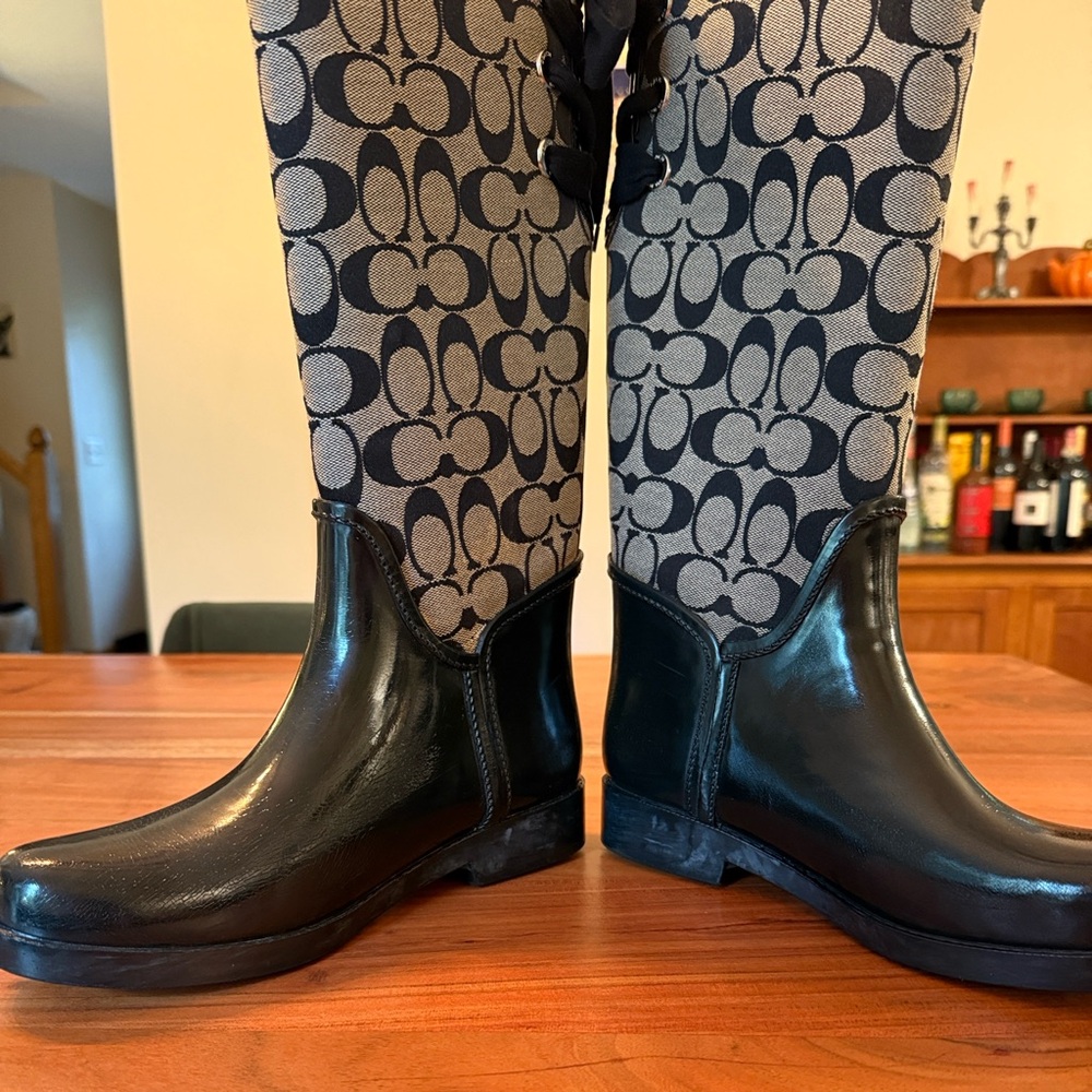 Coach Tristee Signature Monogram Rain Boots Woman’s size 7 - Picture 8 of 9